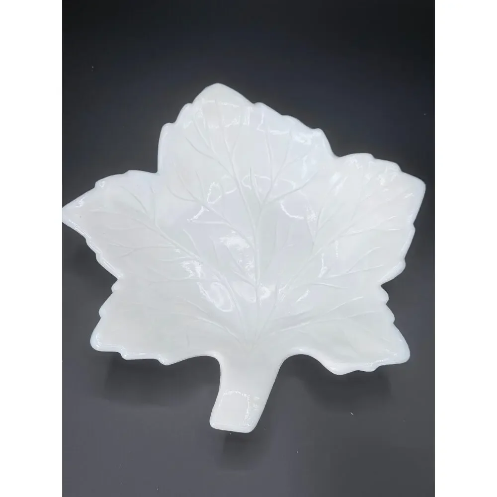 Vintage Westmoreland Bramble Milk Glass Maple Leaf Dish 8 Inch White